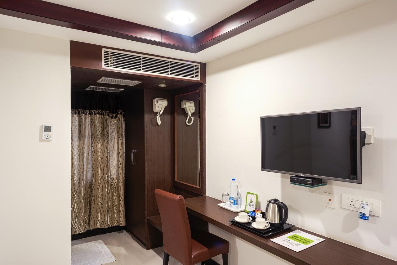 Treebo Empire Vijayawāda Exterior foto
